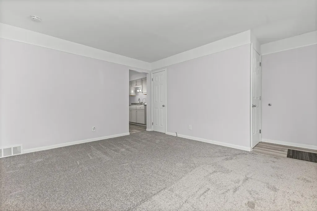 24416 Lauren Avenue Warren City MI 48089