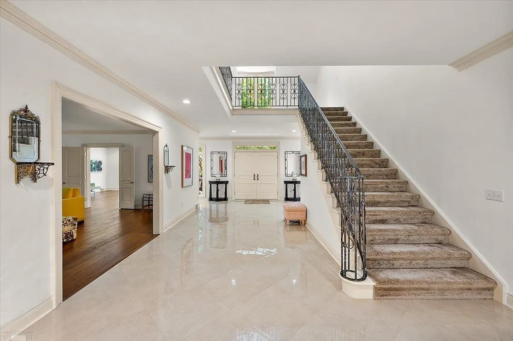 161 Lothrop Road Grosse Pointe Farms City MI 48236