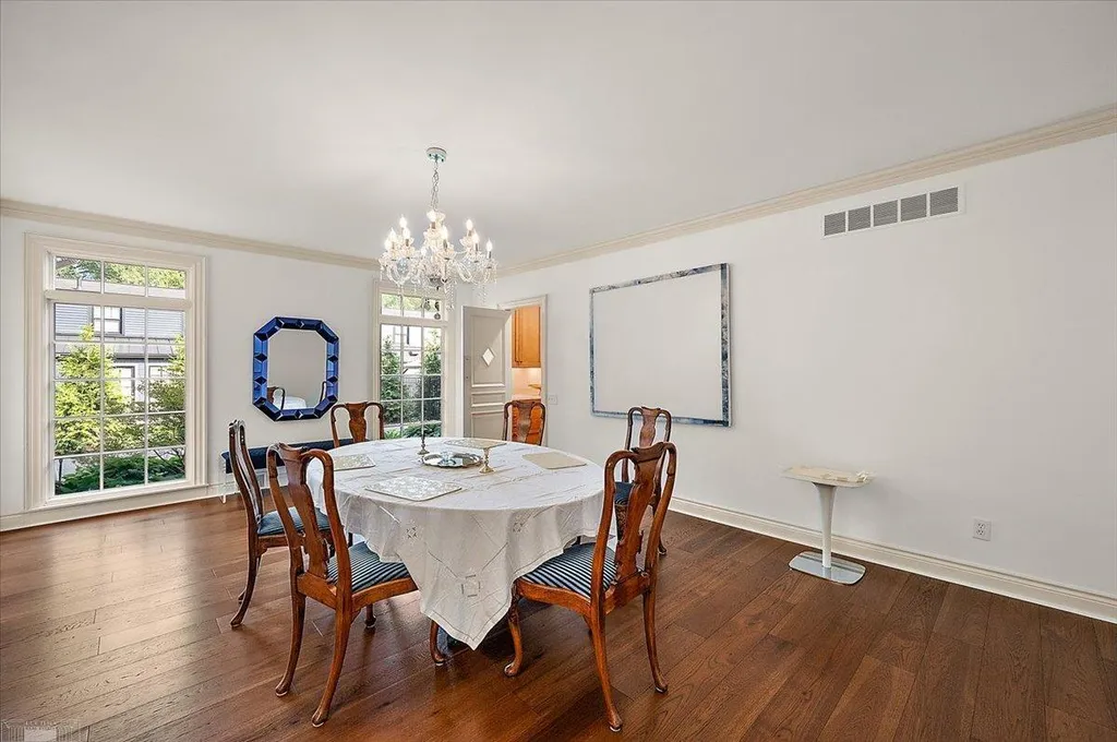 161 Lothrop Road Grosse Pointe Farms City MI 48236