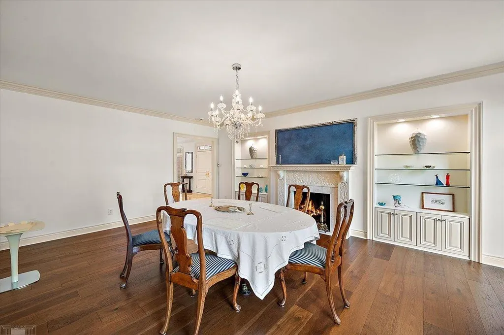 161 Lothrop Road Grosse Pointe Farms City MI 48236