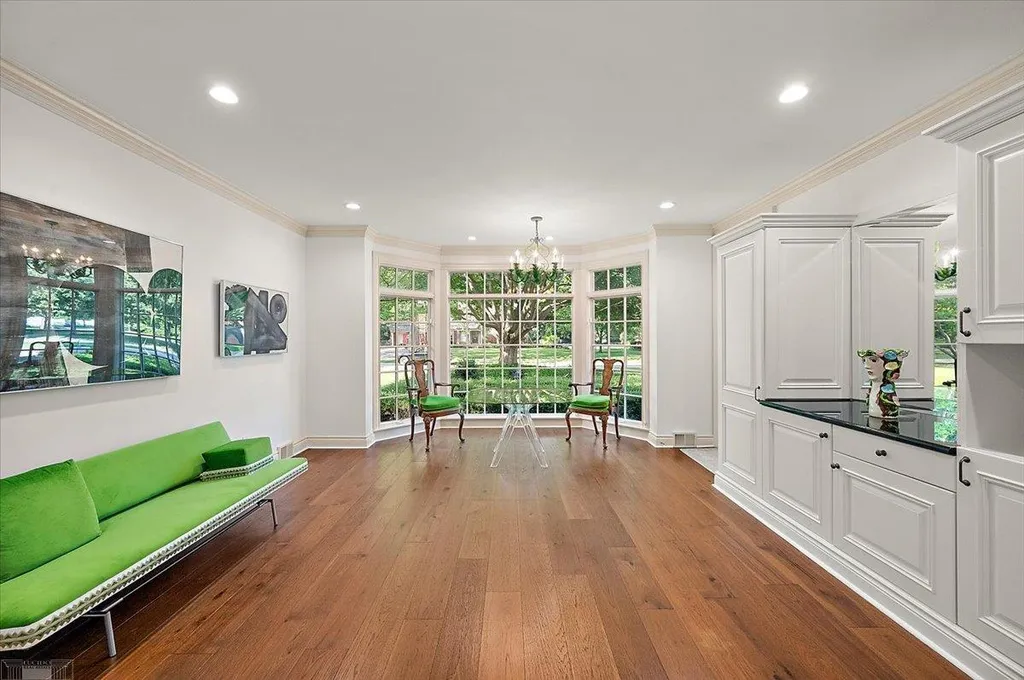 161 Lothrop Road Grosse Pointe Farms City MI 48236