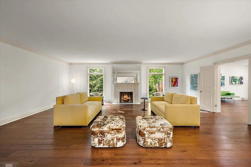 161 Lothrop Road Grosse Pointe Farms City MI 48236