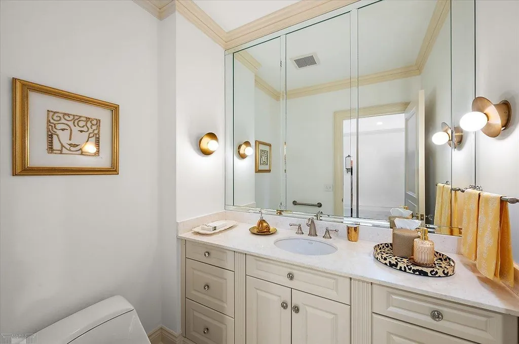 161 Lothrop Road Grosse Pointe Farms City MI 48236