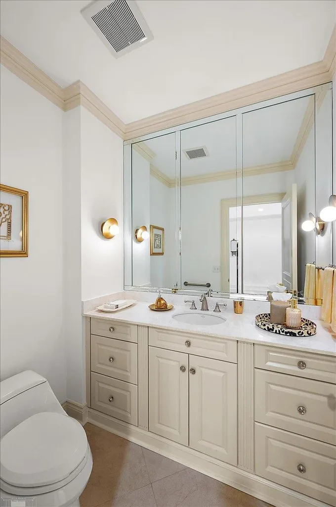 161 Lothrop Road Grosse Pointe Farms City MI 48236