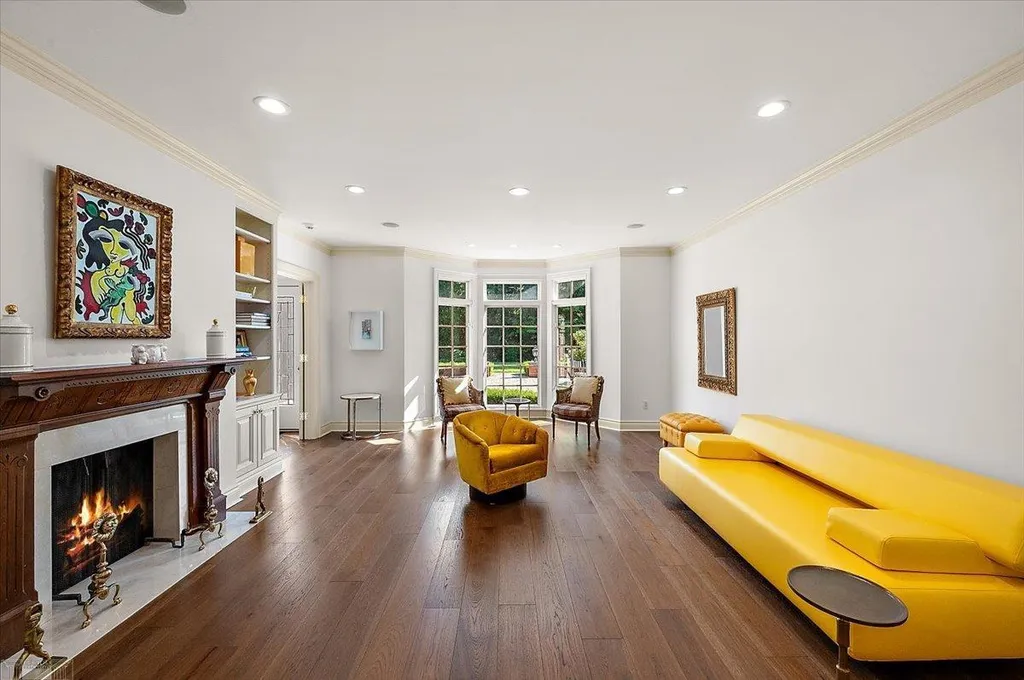 161 Lothrop Road Grosse Pointe Farms City MI 48236