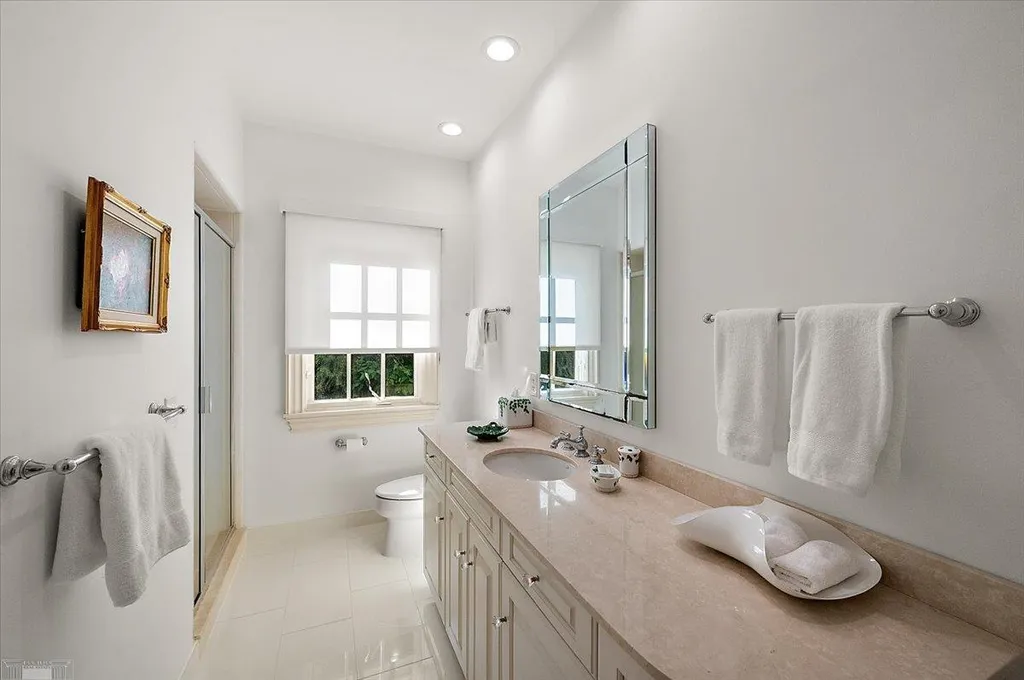 161 Lothrop Road Grosse Pointe Farms City MI 48236