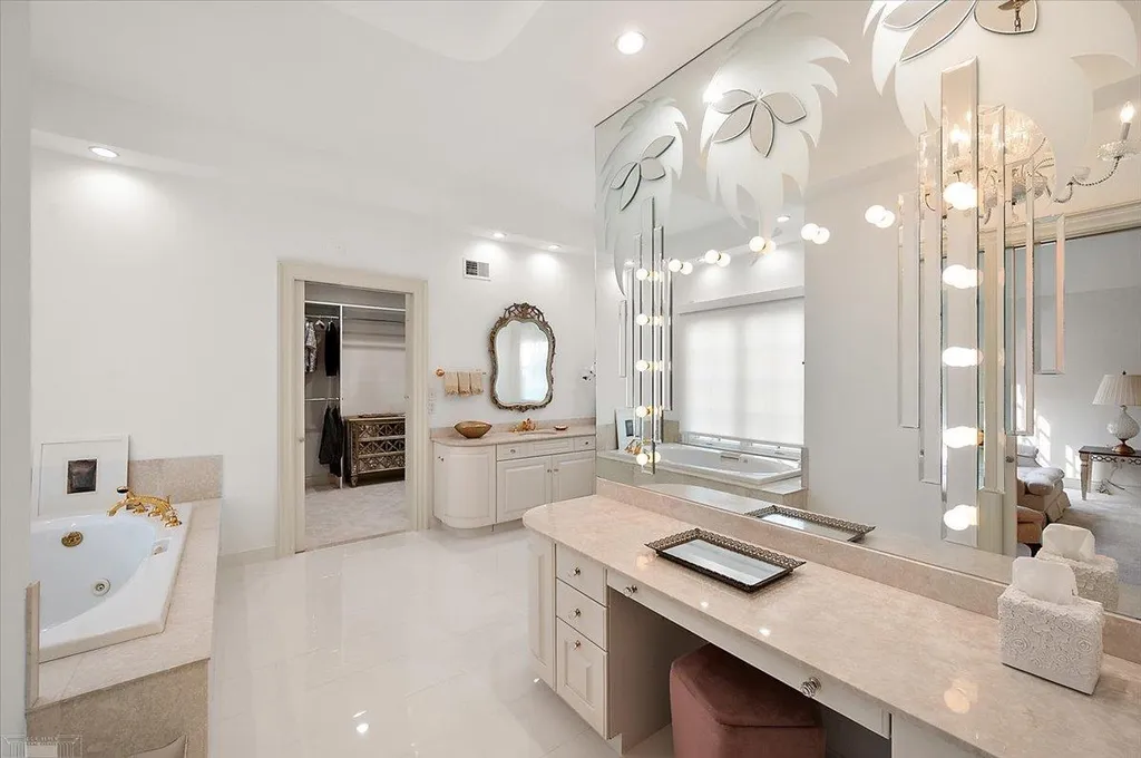 161 Lothrop Road Grosse Pointe Farms City MI 48236