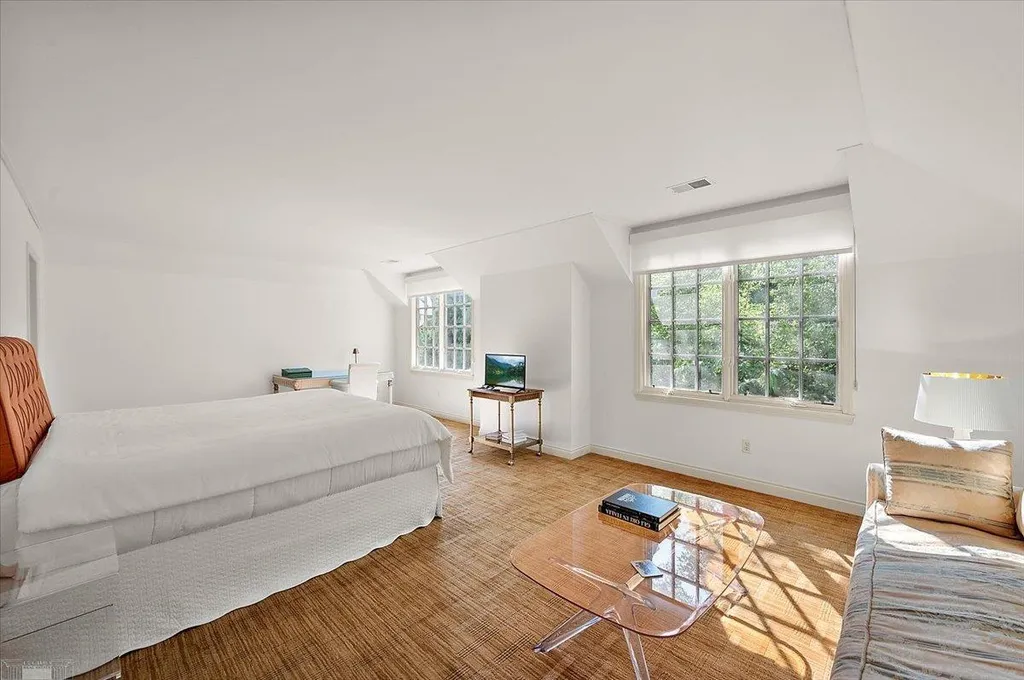 161 Lothrop Road Grosse Pointe Farms City MI 48236