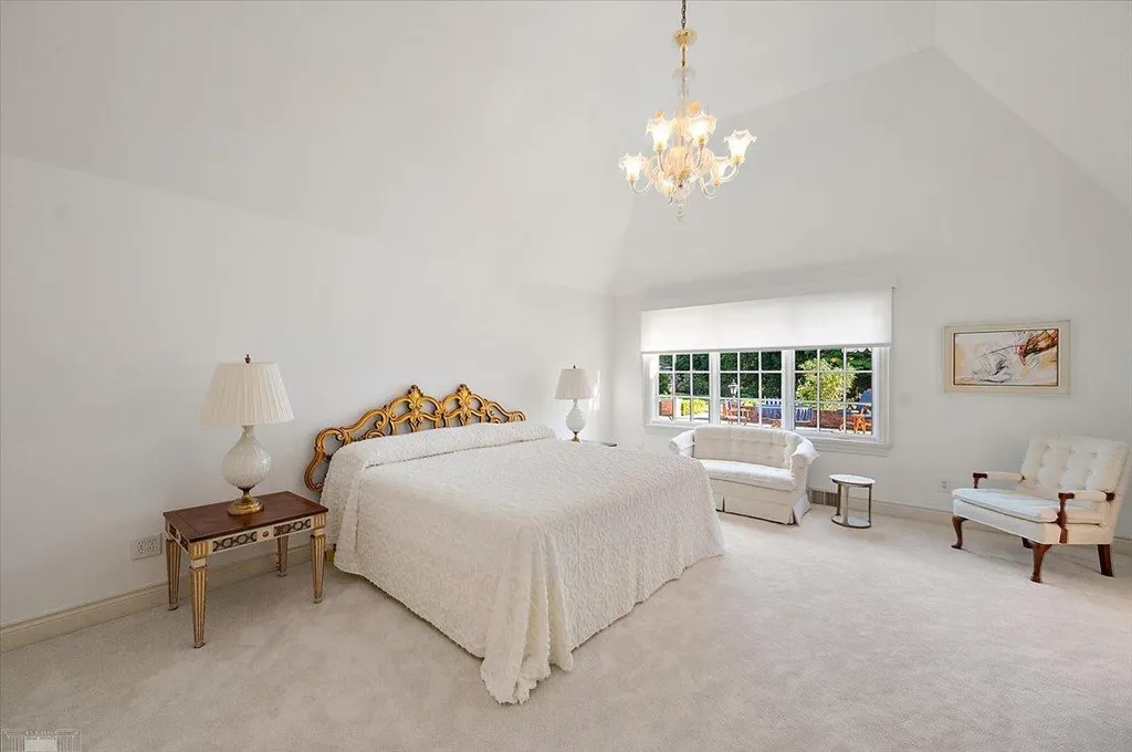161 Lothrop Road Grosse Pointe Farms City MI 48236