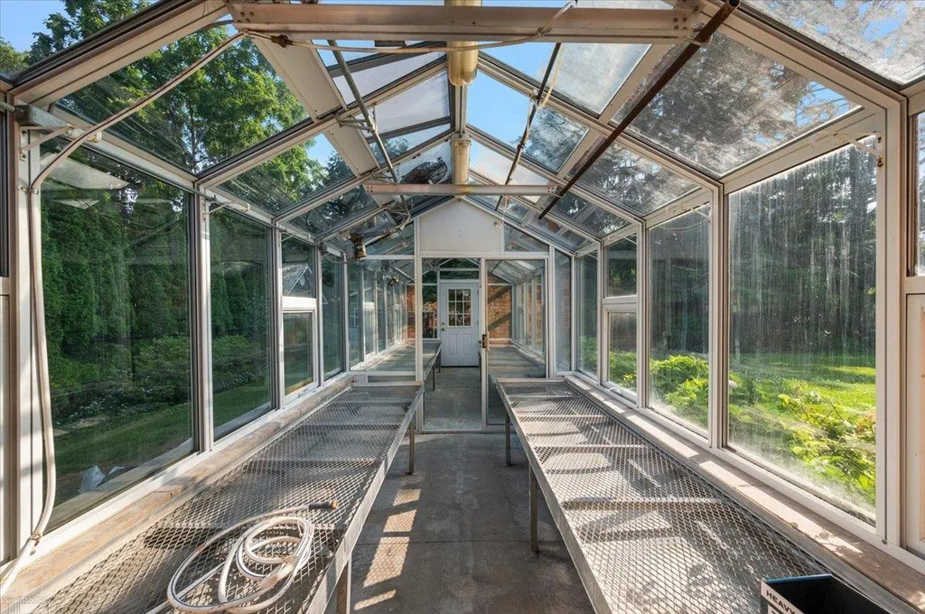 161 Lothrop Road Grosse Pointe Farms City MI 48236