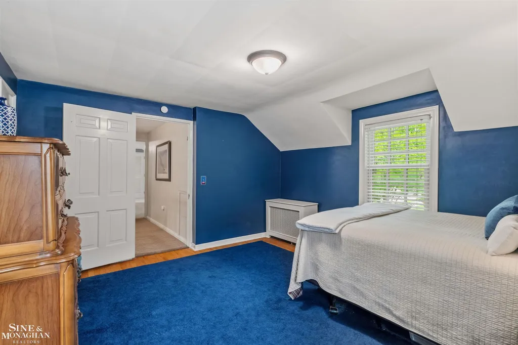 586 University Place Grosse Pointe City MI 48230