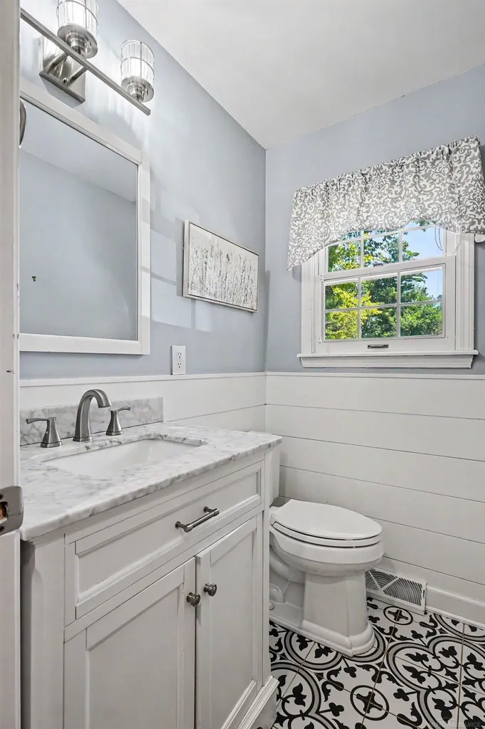 3229 Delevan Drive Saginaw Charter Township MI 48603