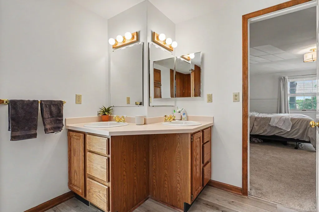 3229 Delevan Drive Saginaw Charter Township MI 48603