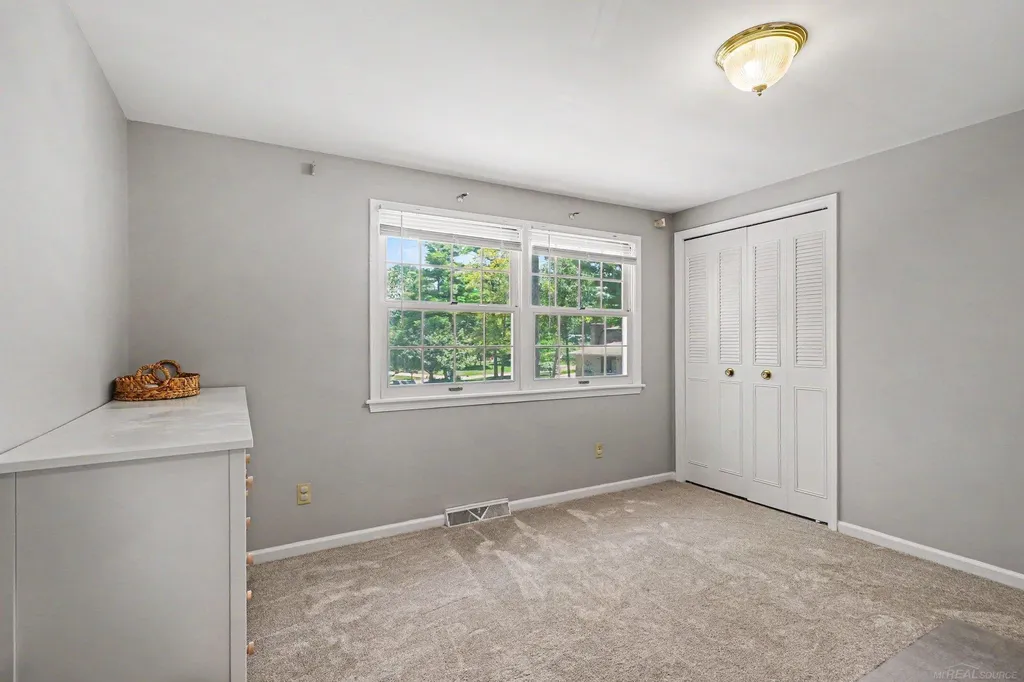 3229 Delevan Drive Saginaw Charter Township MI 48603