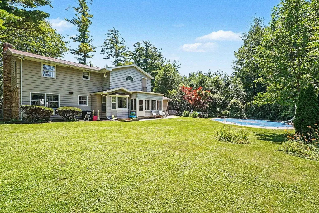 3229 Delevan Drive Saginaw Charter Township MI 48603