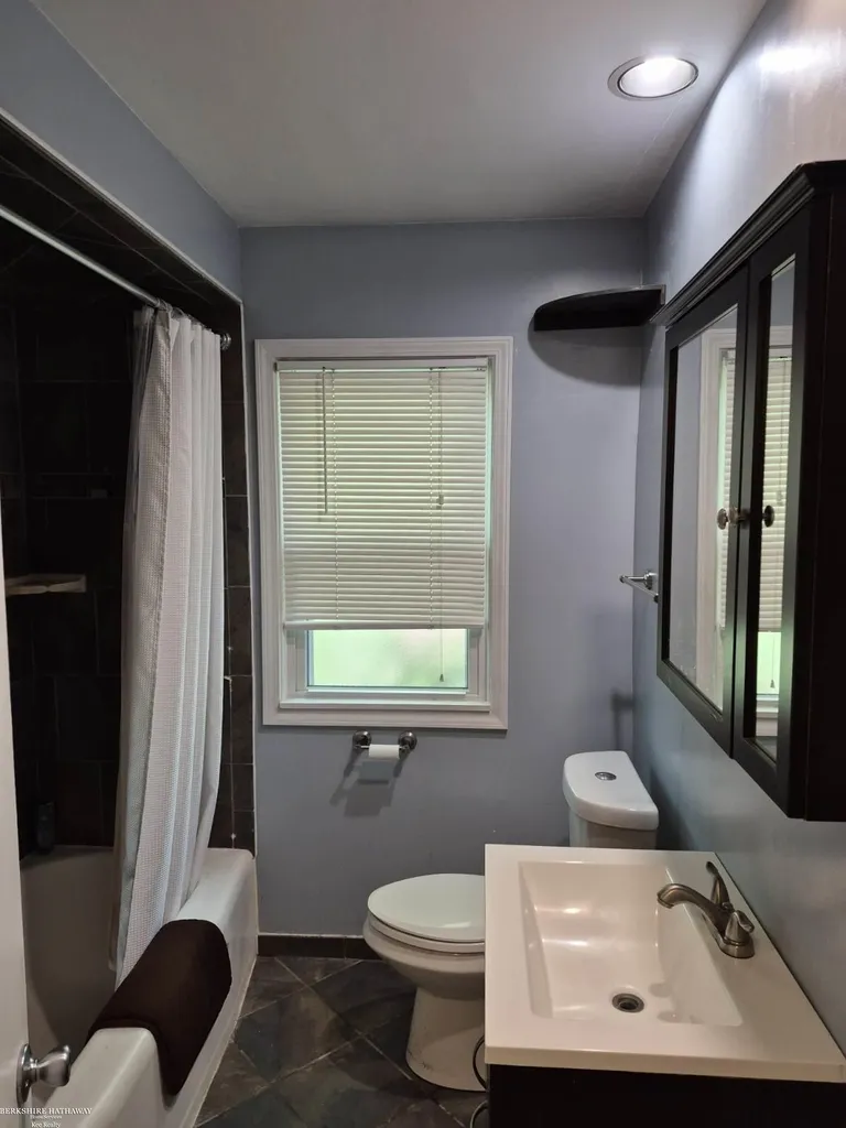 20007 Elizabeth Street St. Clair Shores City MI 48080
