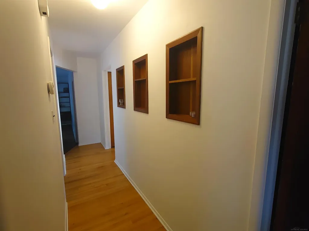 36631 Ledgestone Street Clinton Charter Township MI 48035