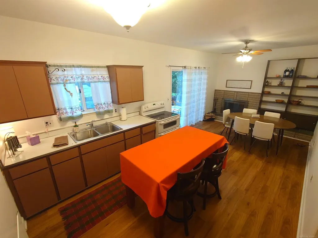 36631 Ledgestone Street Clinton Charter Township MI 48035