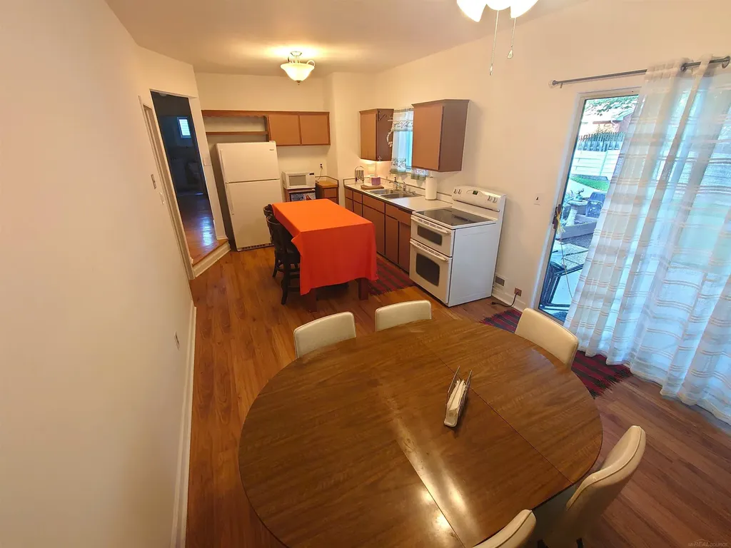 36631 Ledgestone Street Clinton Charter Township MI 48035