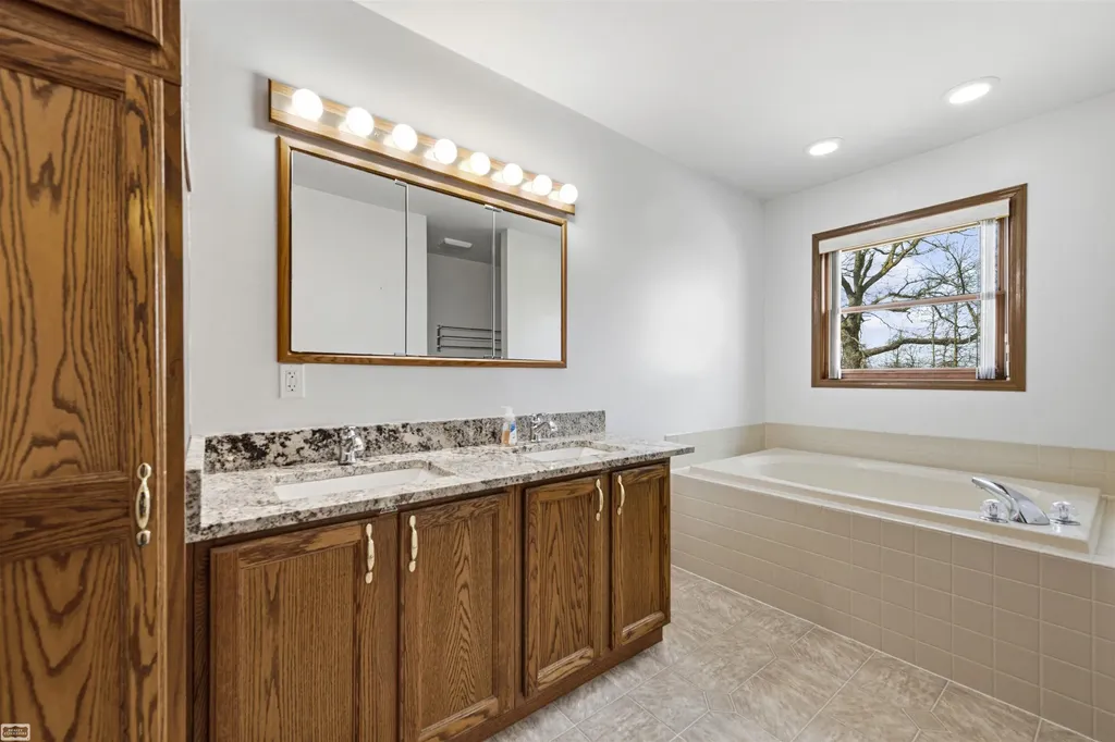 4453 Lone Oak Drive Mussey Township MI 48014