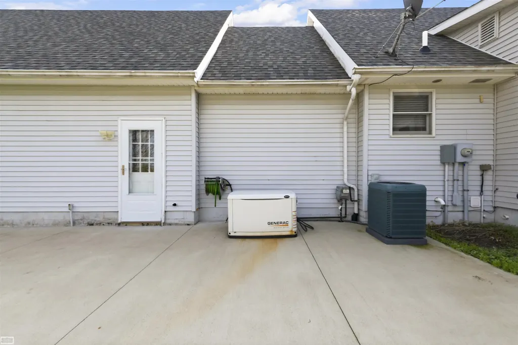 4453 Lone Oak Drive Mussey Township MI 48014