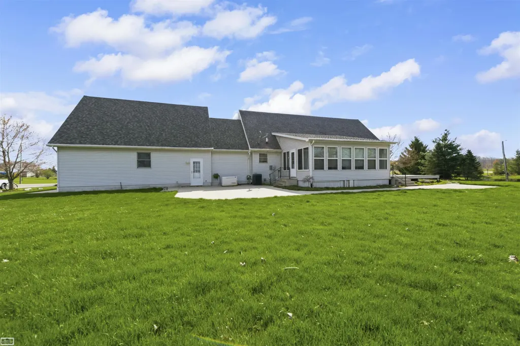 4453 Lone Oak Drive Mussey Township MI 48014