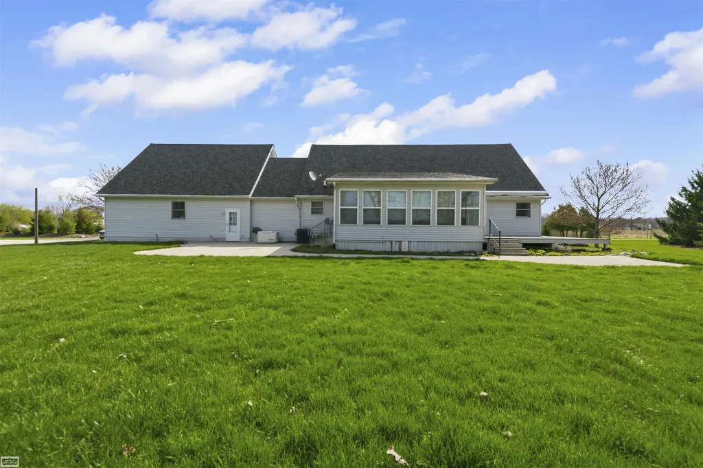 4453 Lone Oak Drive Mussey Township MI 48014