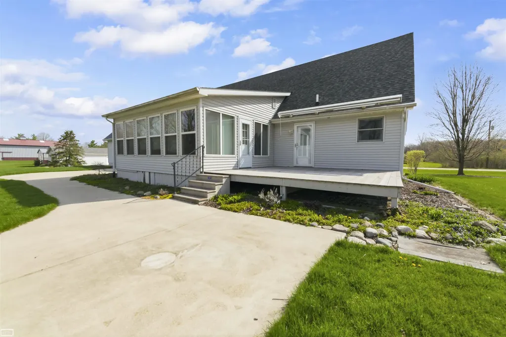 4453 Lone Oak Drive Mussey Township MI 48014