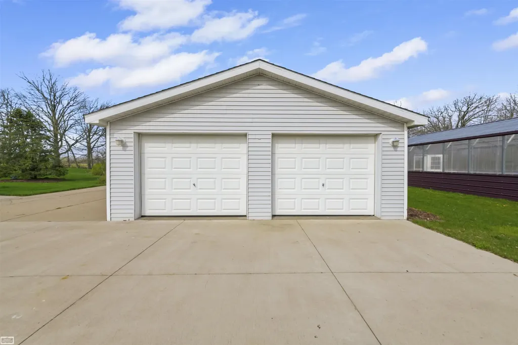 4453 Lone Oak Drive Mussey Township MI 48014
