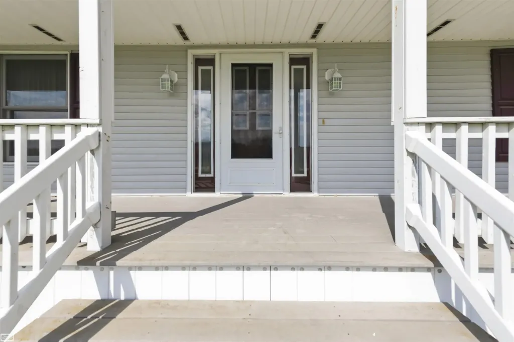 4453 Lone Oak Drive Mussey Township MI 48014