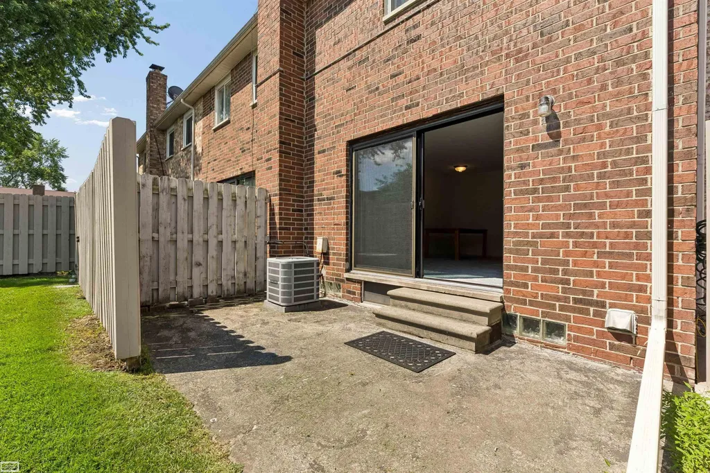13312 Denver Circle Utica City MI 48312