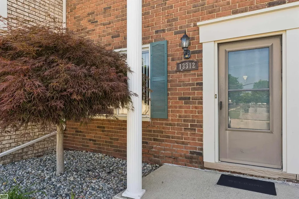 13312 Denver Circle Utica City MI 48312