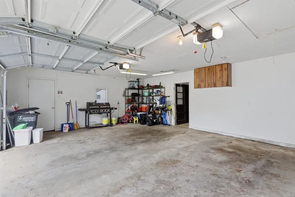 213 Peacock Walk Blackman Charter Township MI 49202