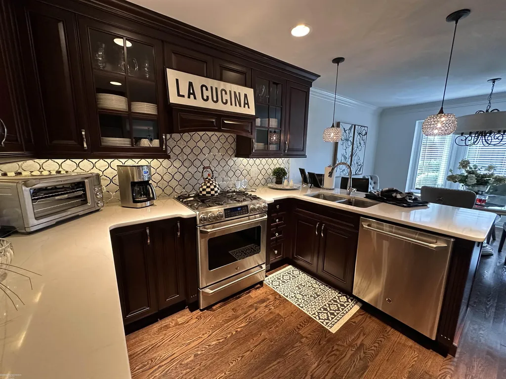 54920 Hennington Court Shelby Charter Township MI 48316