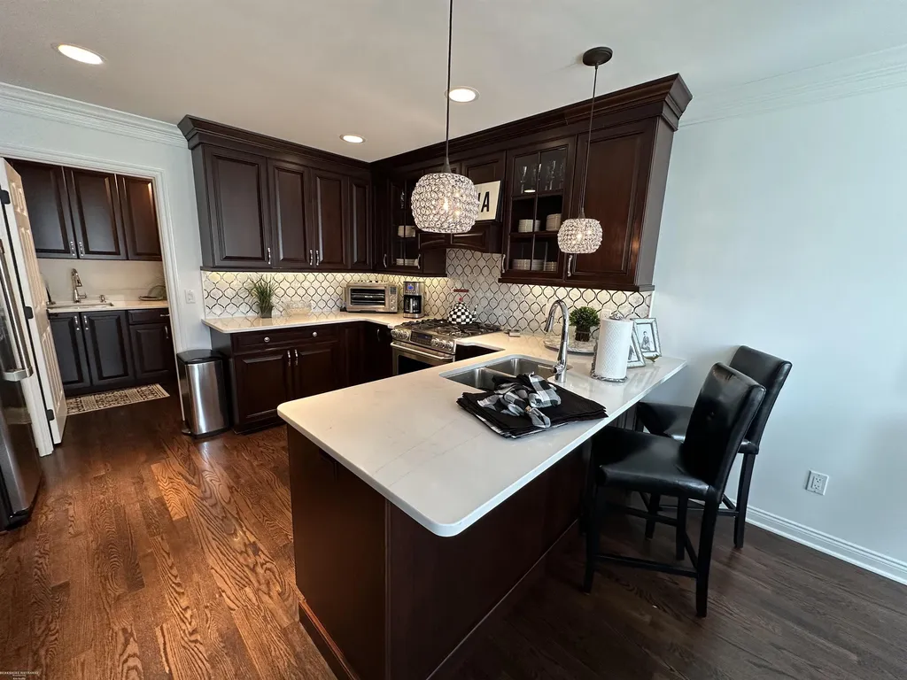 54920 Hennington Court Shelby Charter Township MI 48316