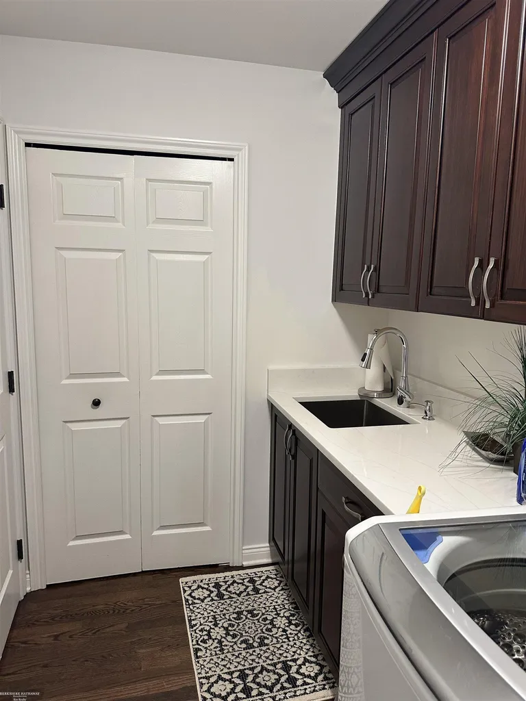 54920 Hennington Court Shelby Charter Township MI 48316