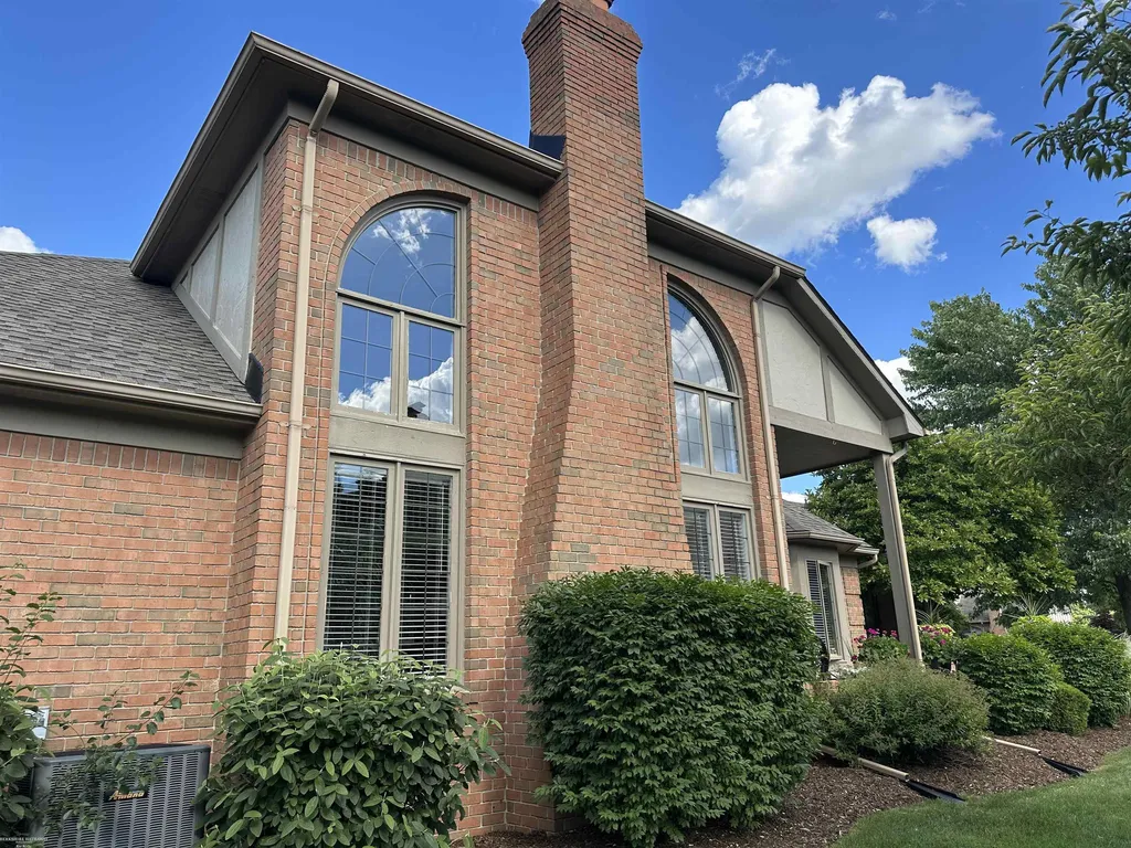 54920 Hennington Court Shelby Charter Township MI 48316