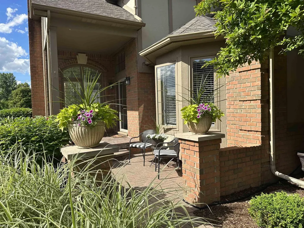 54920 Hennington Court Shelby Charter Township MI 48316