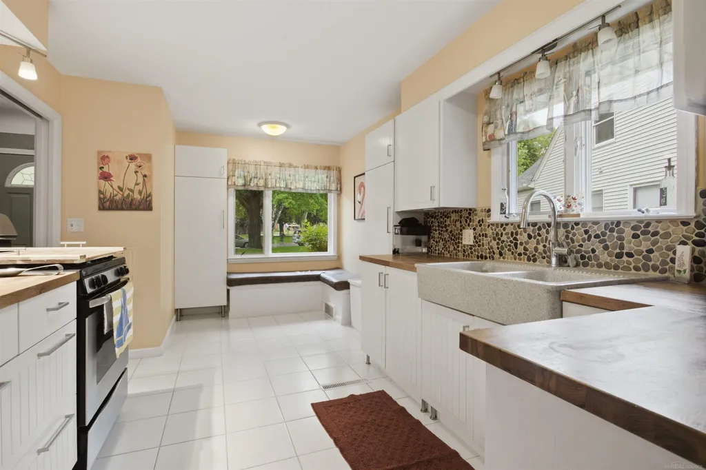 728 Lakeview Drive Port Huron City MI 48060