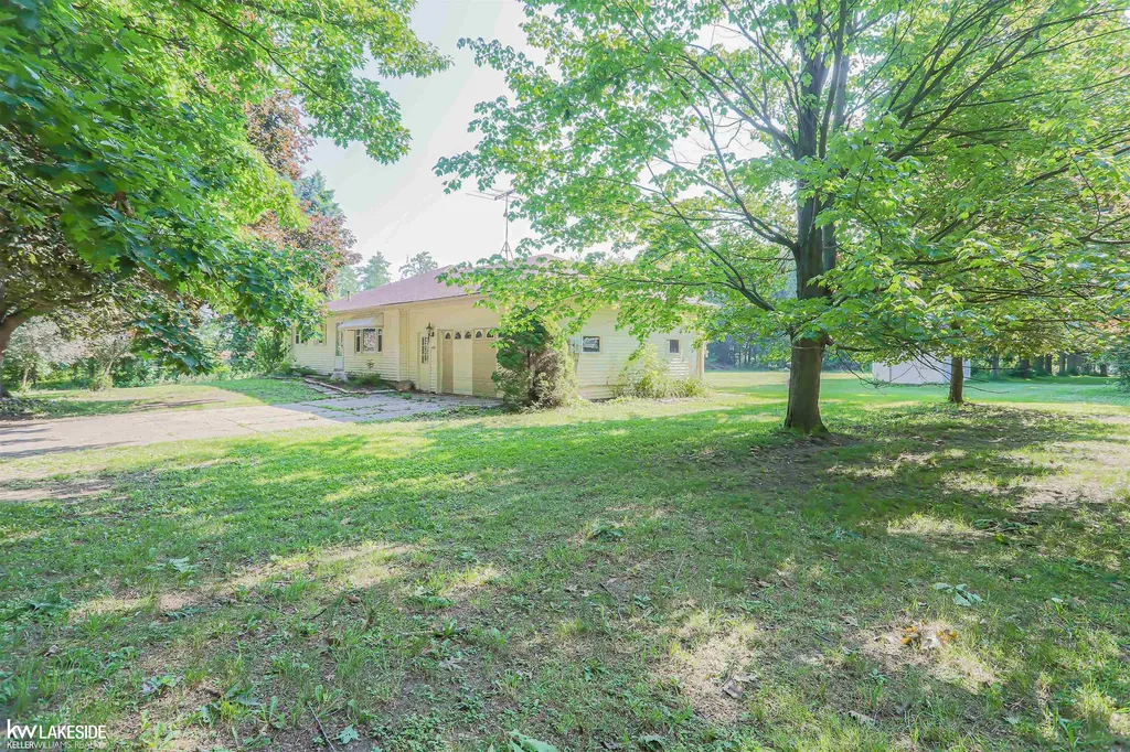 4590 Secord Lake Road Leonard Village MI 48367