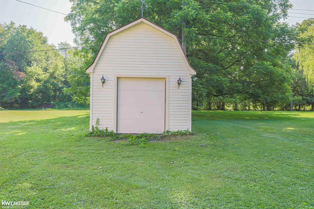4590 Secord Lake Road Leonard Village MI 48367