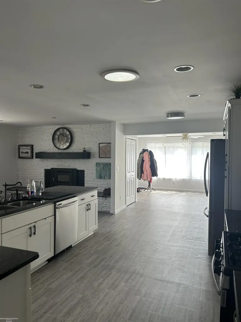 38506 Manchester St Street Clinton Charter Township MI 48036