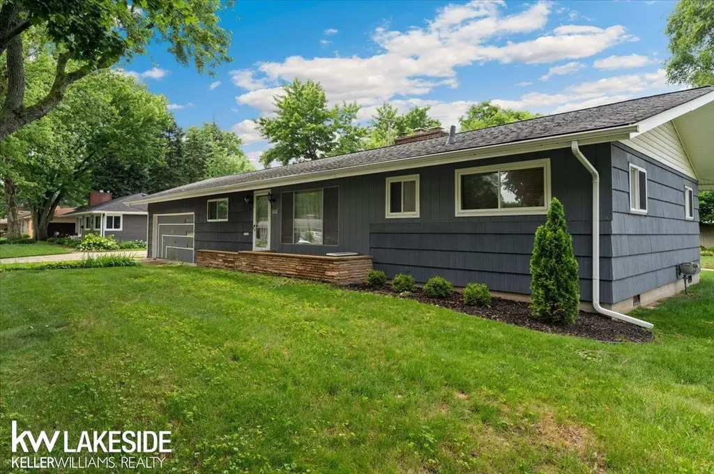 28197 Roan Drive Warren City MI 48093