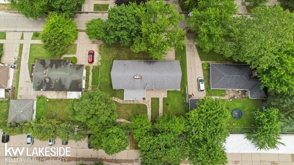28197 Roan Drive Warren City MI 48093