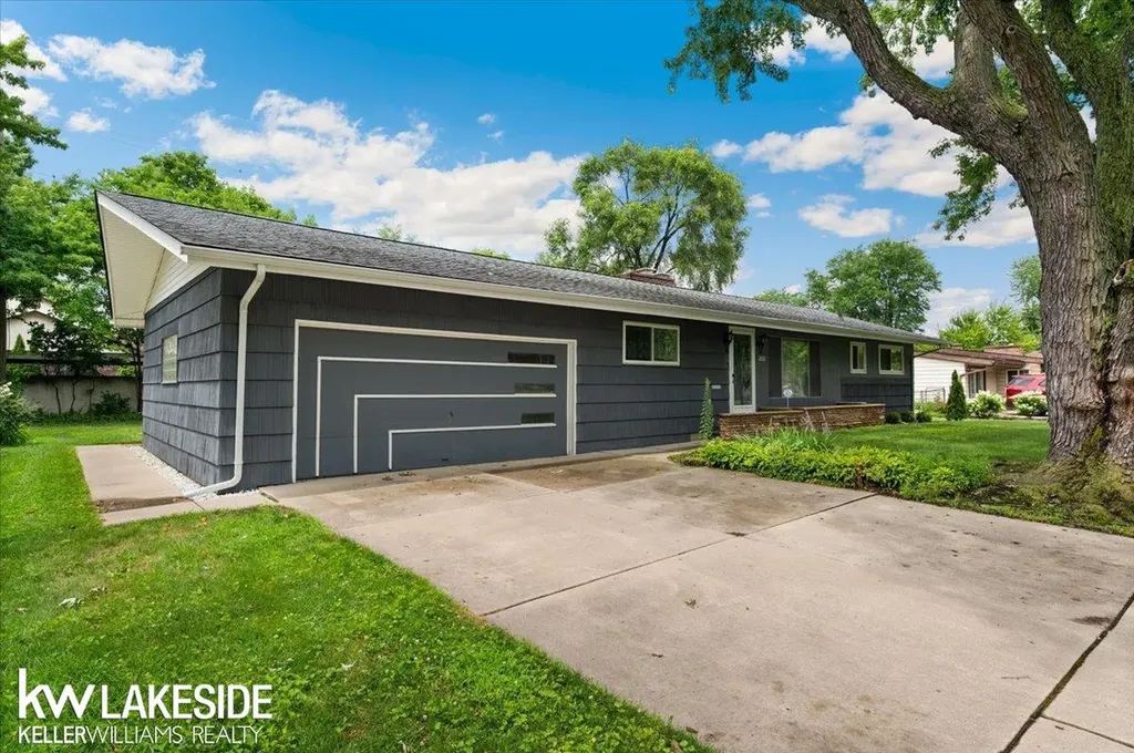28197 Roan Drive Warren City MI 48093