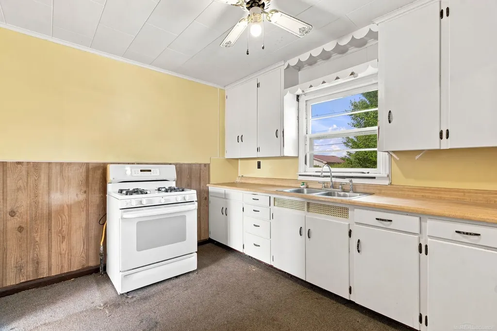 5582 Peck Street Elk Township MI 48466