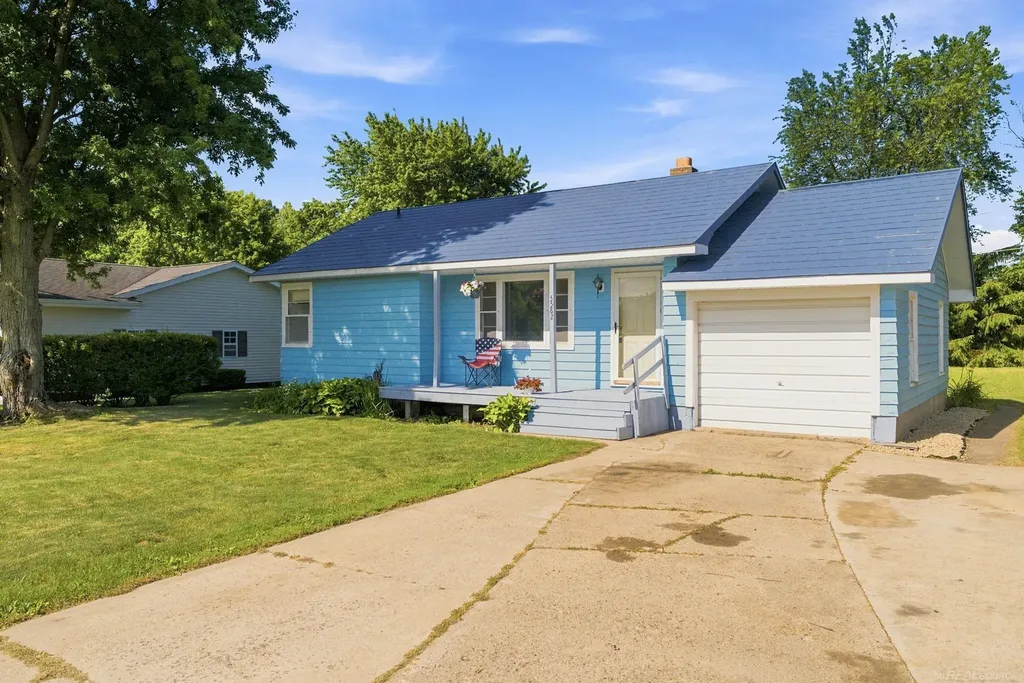 5582 Peck Street Elk Township MI 48466