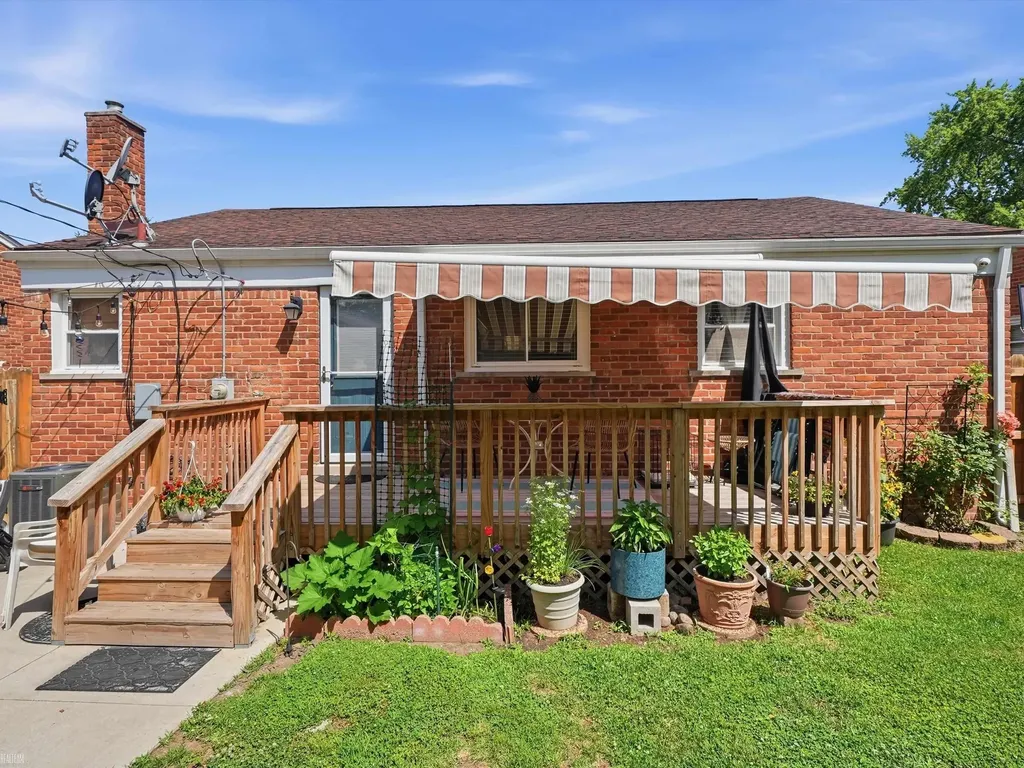 28280 Edward Avenue Madison Heights City MI 48071