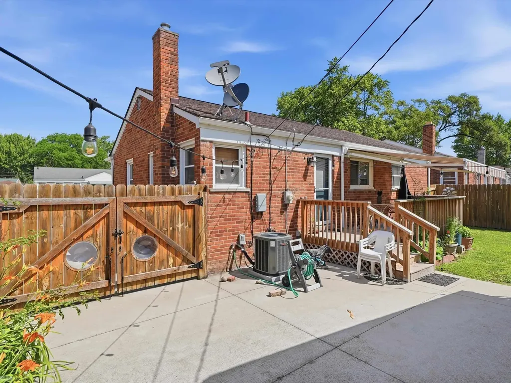 28280 Edward Avenue Madison Heights City MI 48071