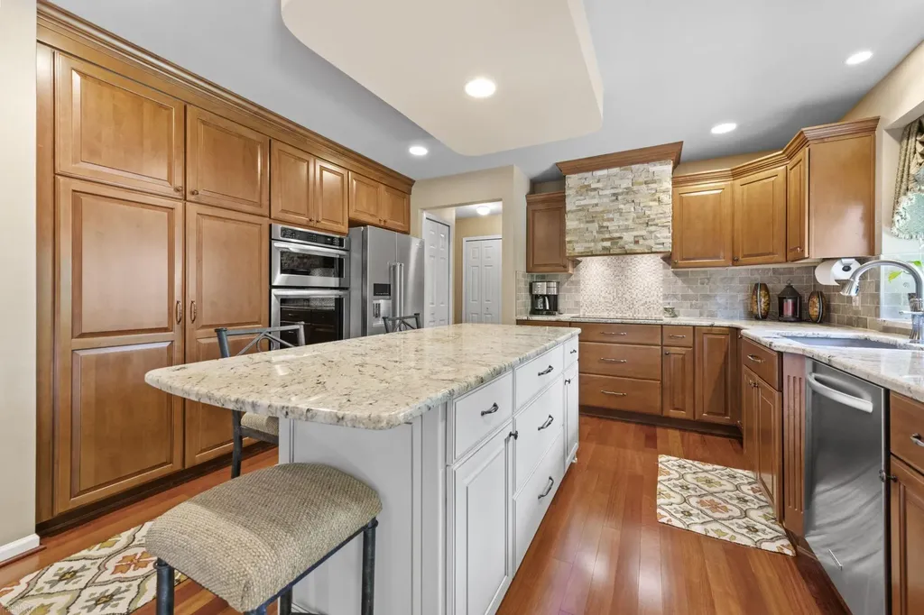 53816 Cherrywood Drive Shelby Charter Township MI 48315